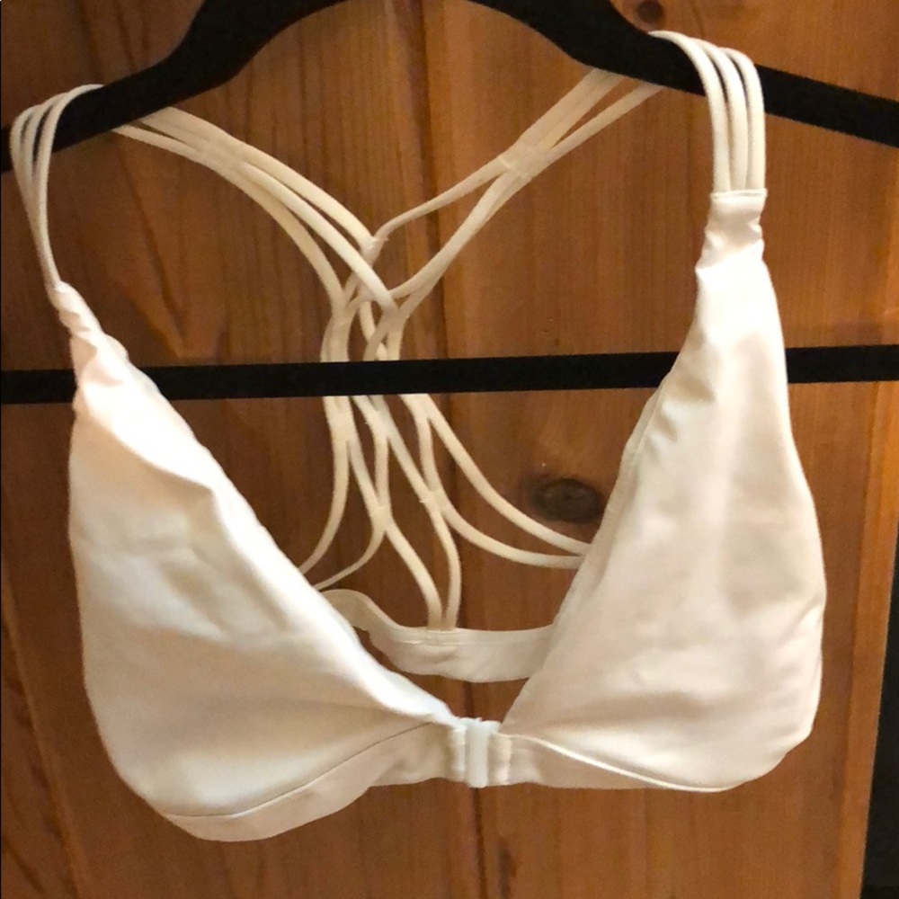 Victoria Sport front closure strappy sports bra